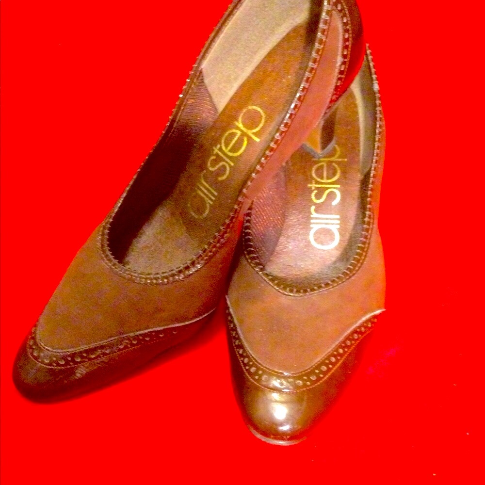 VTG AIR STEP PATENT LEATHER SUEDE PUMPS